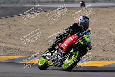 media/Nov-05-2022-SoCal Trackdays (Sat) [[f8d9b725ab]]/Turns 9 and 8 (1050am/